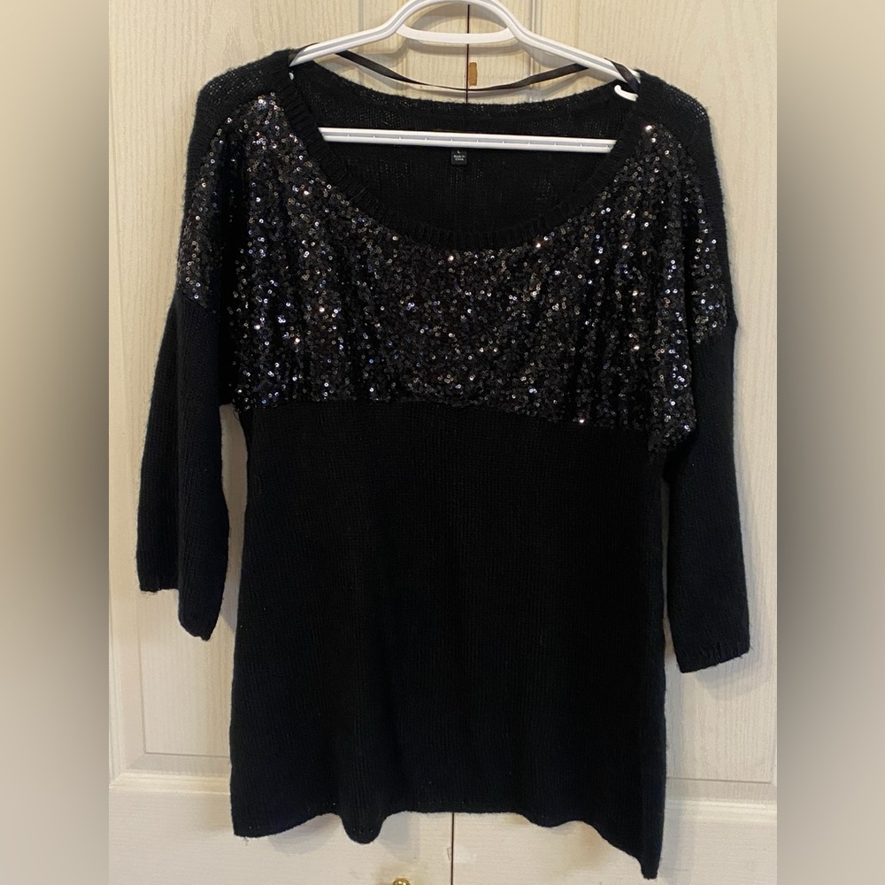 Apt 9 Black Sweater with sequin accents. Size L
